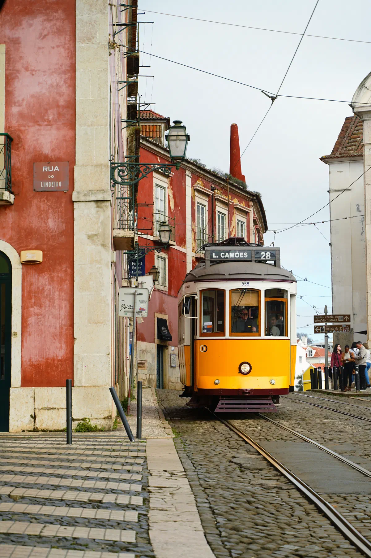 Lisbon from Santa Luzia, frame 01