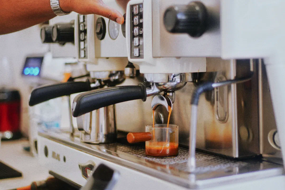The Barista, frame 02
